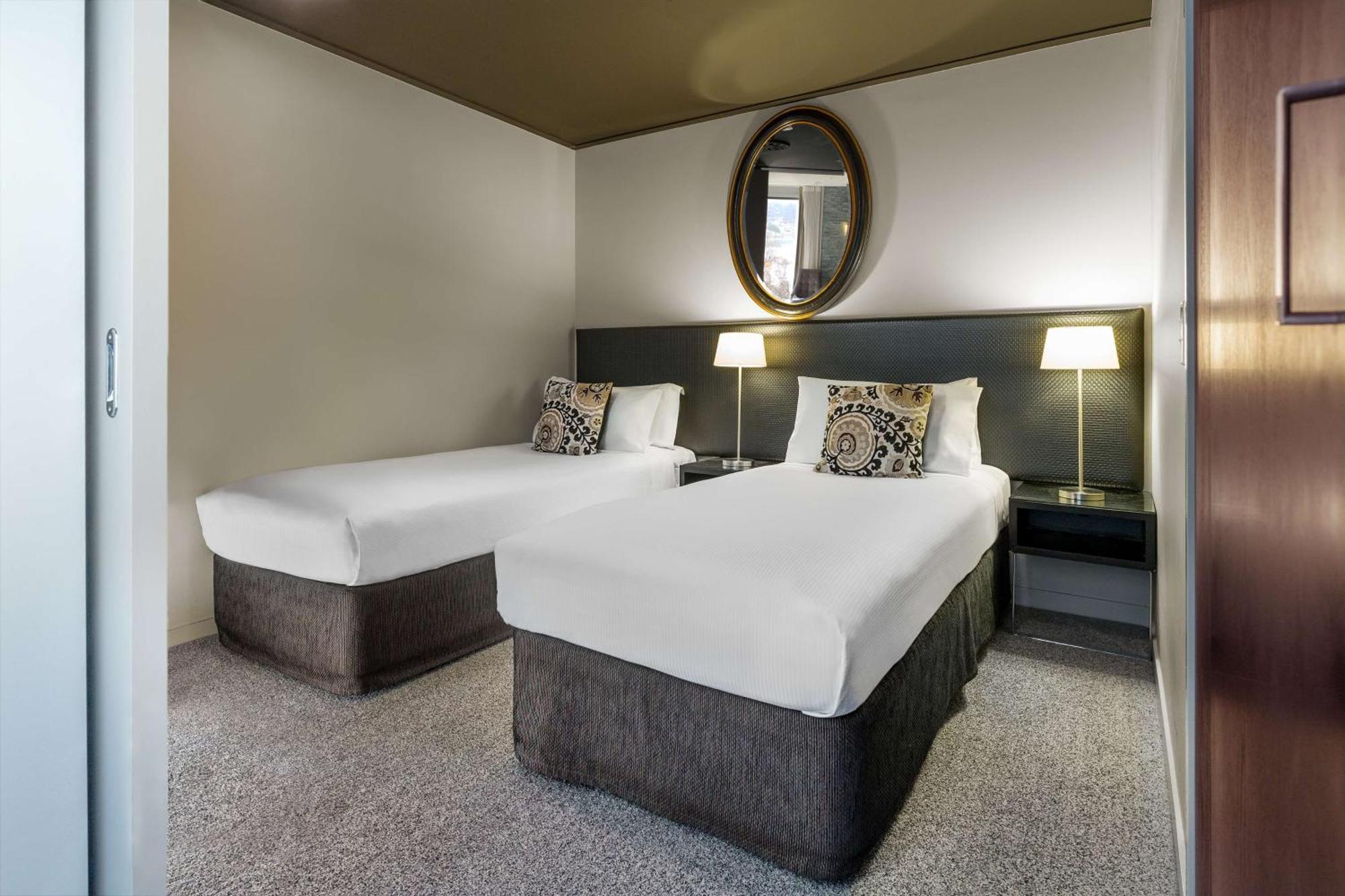 Doubletree By Hilton Queenstown Buitenkant foto